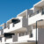 Façade contemporaine d’une résidence avec alignement de terrasses