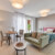 Studio moderne et lumineux avec coin salon et espace nuit dans une residence seniors.