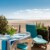 Terrasse aménagée face à la plage pour une location de vacances à Gruissan Les Ayguades